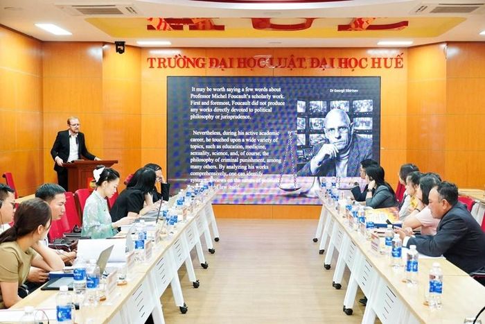  Đại biểu quốc tế chia sẻ kinh nghiệm tại Hội thảo.
