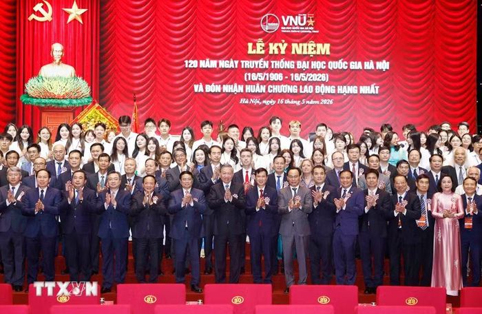 Tổng Bí thư, Chủ tịch nước Tô Lâm và các đại biểu. (Ảnh: Thống Nhất/TTXVN)