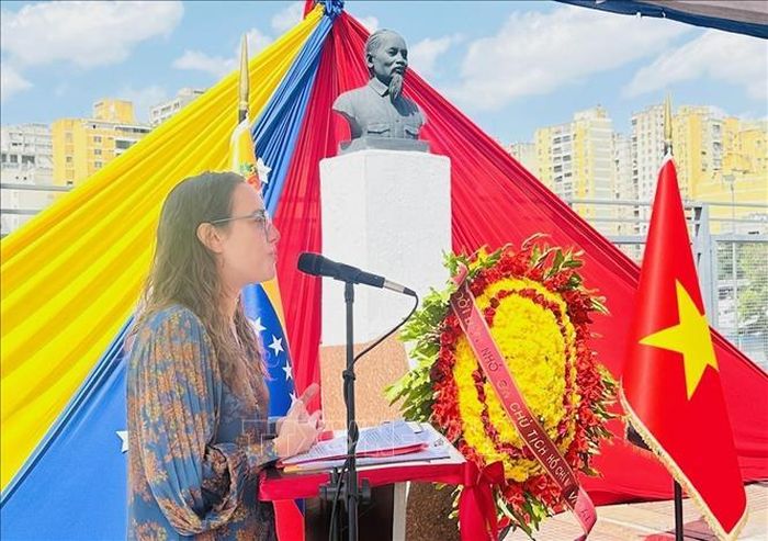 Thứ trưởng Bộ Ngoại giao Venezuela Andrea Corea.