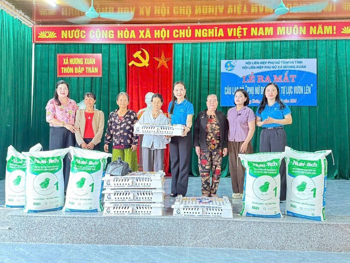 Hội LHPN tỉnh Hà Tĩnh ra mắt Câu lạc bộ Câu lạc bộ "Phụ nữ đoàn kết - tự lực vươn lên"