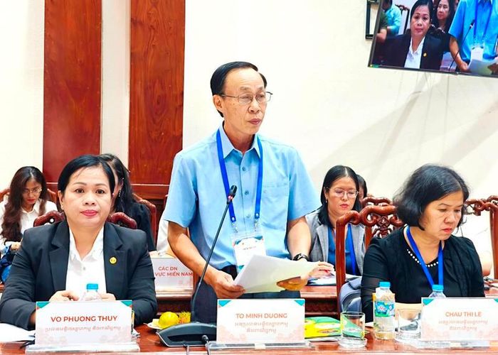 Ông Tô Minh Đương, Phó Giám đốc Sở Công Thương tỉnh Cà Mau chia sẻ nhiều định hướng đáng chú ý về tiềm năng hợp tác sản xuất, thương mại giữa Việt Nam và Campuchia tại Hội nghị Xúc tiến thương mại, thúc đẩy xuất nhập khẩu khu vực miền Nam năm 2026. Ảnh: Thừa Ngọc