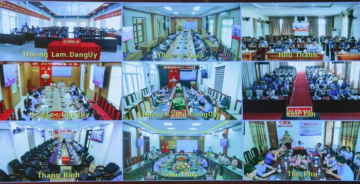 Hội nghị được kết nối trực tuyến tới 41 điểm cầu công đoàn xã, phường và công đoàn cơ sở trên địa bàn tỉnh.