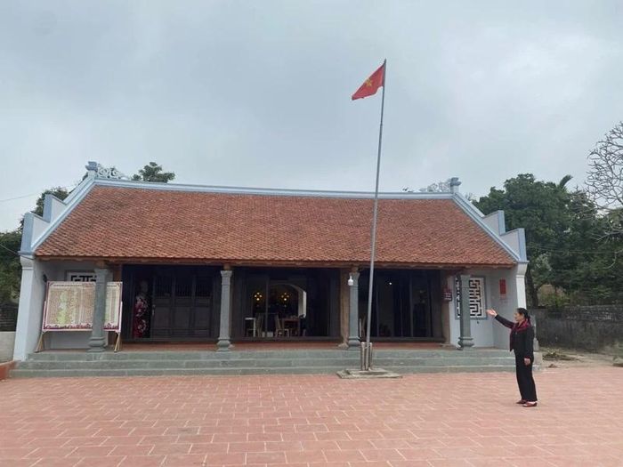 Đình làng Phú Thọ được tôn tạo bằng kinh phí nhà nước cùng nguồn xã hội hóa do người dân trong thôn và con em xa quê đóng góp