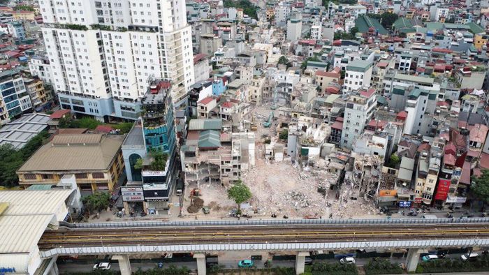 Vì vậy, công tác giải phóng mặt bằng đặt ra yêu cầu cao về tiến độ, phương án hỗ trợ và sự phối hợp trong tổ chức thực hiện. Trong ảnh: Đoạn dự án giao với đường Nguyễn Trãi đang được GPMB.