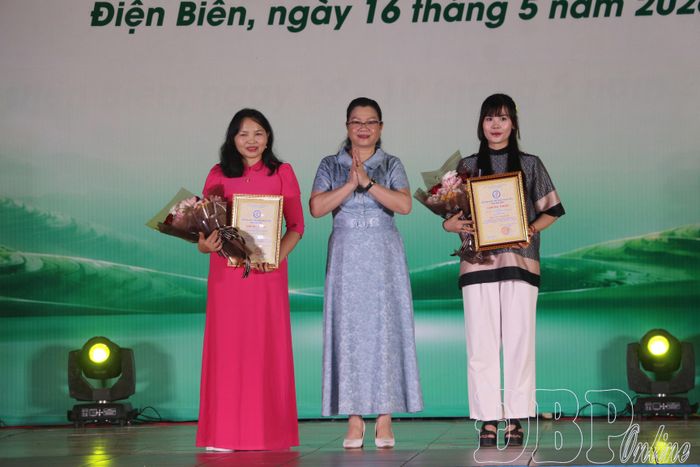 Bà Nguyễn Thị Thanh Chuyên, Phó Giám đốc Sở Văn hóa, Thể thao và Du lịch, Trưởng ban Giám khảo cuộc thi trao giải cho các tác phẩm, tác giả thể loại chuyên đề.