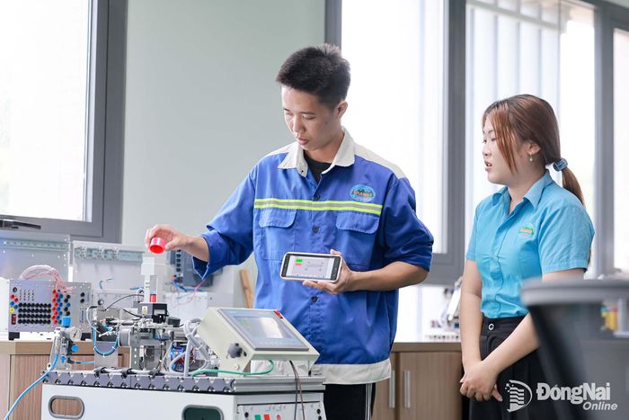 Mô hình tự động hóa được ứng dụng vào công tác giảng dạy tại Trường Lilama 2. Ảnh: Công Nghĩa
