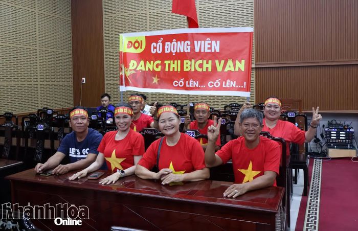 Cổ động viên tại hội thi.
