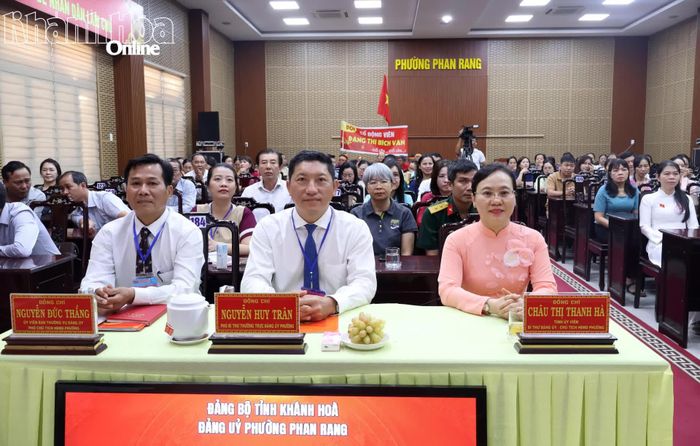 Các đại biểu dự khai mạc hội thi.