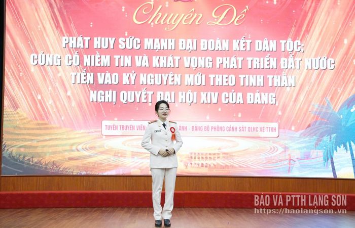 Phần thi thuyết trình của Đại úy Trương Hồng Ánh, Phó đội trưởng, Bí thư Chi đoàn Phòng Cảnh sát quản lý hành chính về trật tự xã hội, Công an tỉnh - thí sinh giành giải nhất hội thi