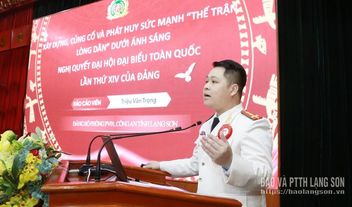 Phần thi thuyết trình của Đại úy Triệu Văn Trọng, Phó đội trưởng, Phòng Tham mưu, Công an tỉnh - thí sinh giành giải nhì hội thi