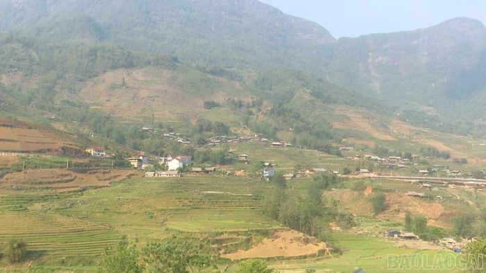 Bước vào mùa nắng nóng, tình trạng thiếu nước sinh hoạt lại diễn ra trầm trọng tại xã Tả Van
