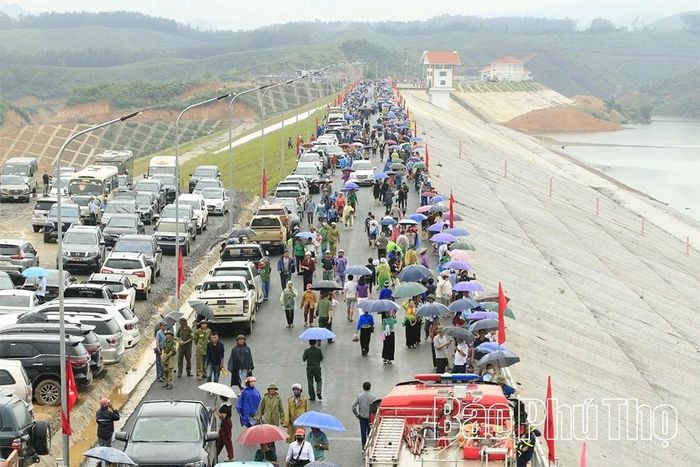 Công trình đập đầu mối hồ Cánh Tạng (xã Yên Phú) được khánh thành tháng 8/2025 góp phần thúc đẩy mạnh mẽ kinh tế xã hội đồng bào dân tộc thiểu số.
