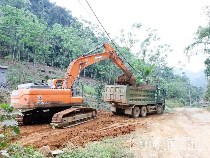 Do công tác bồi thường, hỗ trợ giải phóng mặt bằng gặp nhiều khó khăn, dự án xây dựng trục đường Vầy Nưa - Tiền Phong đang bị chậm tiến độ thi công.