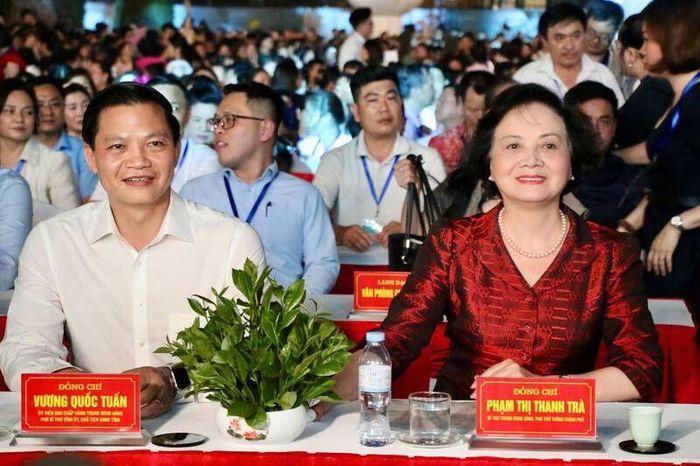 Bí thư Trung ương Đảng, Phó Thủ tướng Chính phủ Phạm Thị Thanh Trà và các đại biểu dự Lễ khai mạc Mùa du lịch tỉnh Thái Nguyên năm 2026. Ảnh: Đặng Vũ.