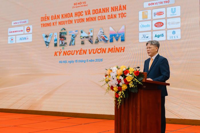 TS Trần Nghị, Tổng Biên tập Tạp chí Tổ chức nhà nước và Lao động, phát biểu khai mạc Diễn đàn