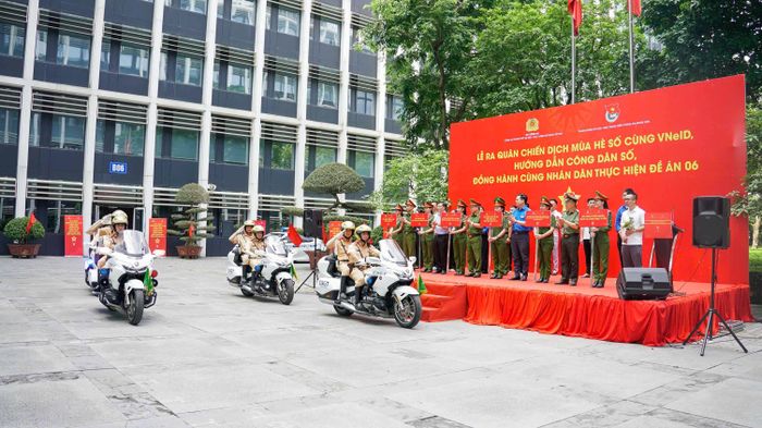 Chính thức khởi động chiến dịch Mùa hè số cùng VNeID
