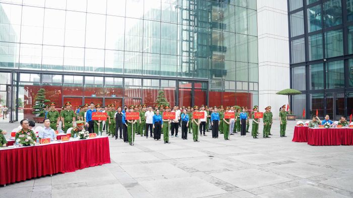 6 đội hình tình nguyện chiến dịch Mùa hè số cùng VNeID đã chính thức ra mắt