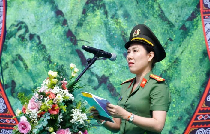 Đại tá Nguyễn Thị Thu Hằng, Phó Cục trưởng Cục Truyền thông CAND phát biểu khai mạc chương trình.