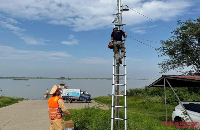 Camera được lắp đặt tại các đường dẫn xuống bến hỗ trợ giám sát ATGT và ANTT.