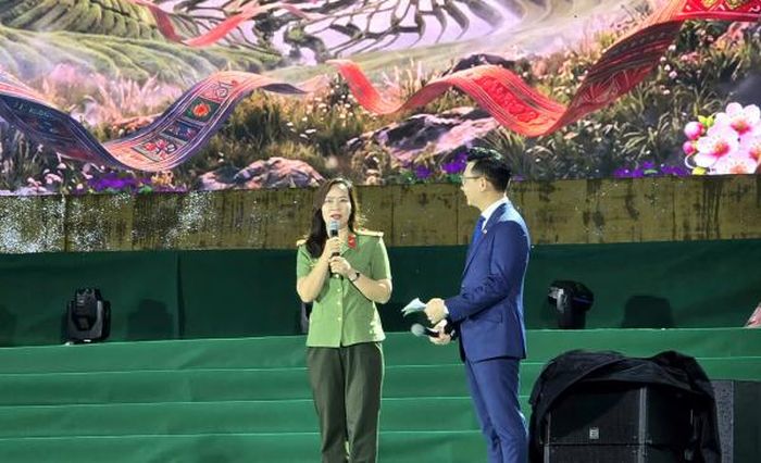 Biên tập viên Lê Dung chia sẻ về Chương trình phát thanh an ninh bằng tiếng Mông của Phát thanh CAND.