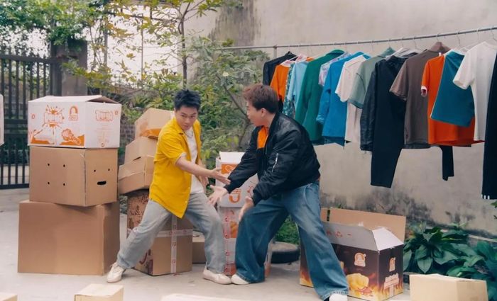  MV có sự góp mặt của các creator nổi tiếng như Hải Đăng Review và Soanh Trần càng khiến sản phẩm thêm sức hút trên mạng xã hội (Ảnh: Trích MV) 