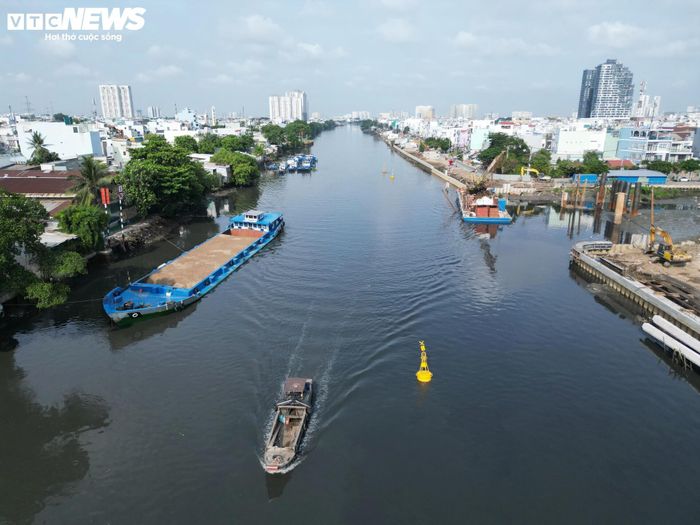 Sở Xây dựng TP.HCM cho biết để đáp ứng nhu cầu tái định cư cho người dân sống trên và ven kênh rạch, thành phố đề xuất triển khai 9 dự án nhà ở xã hội phục vụ tái định cư.