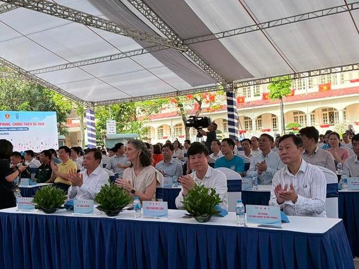 Các đại biểu tham dự sự kiện lễ mít minh phát động Tuần lễ Quốc gia phòng, chống thiên tai 2026.