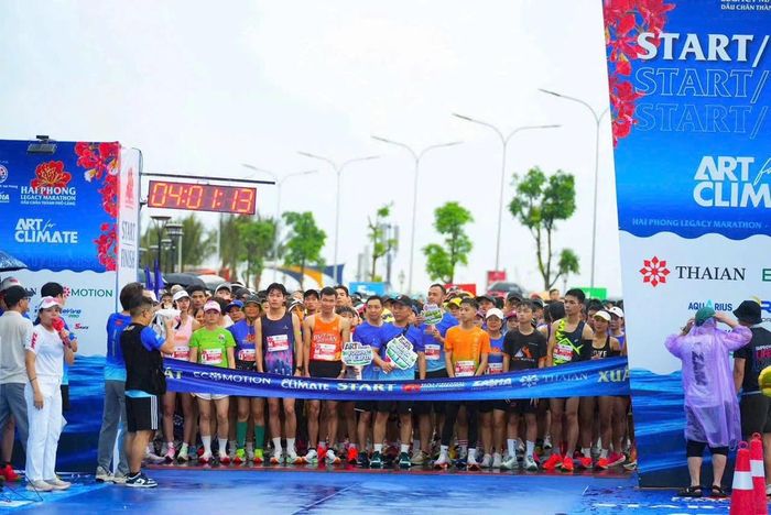 Giải chạy góp phần nâng cao nhận thức cộng đồng về bảo vệ môi trường và biến đổi khí hậu. Ảnh: Quỳnh Phương.