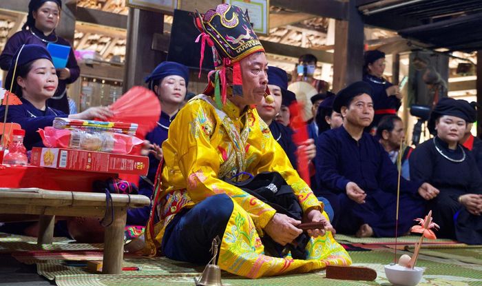 Nghi thức xin quẻ báo cáo với tổ tiên với ý nghĩa ngày lành tháng tốt xin phép tổ tiên để con cháu dâng lễ vật và xin tổ tiên trong gia đình được làm lễ cầu an, giải hạn đầu năm cho gia chủ. 