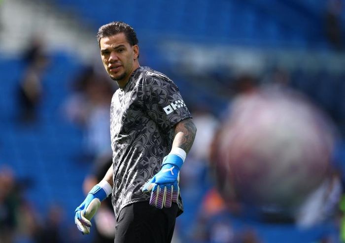 Ederson liên tục có những tình huống mất kiểm soát kể từ ngày đến Thổ Nhĩ Kỳ. Ảnh: Reuters.