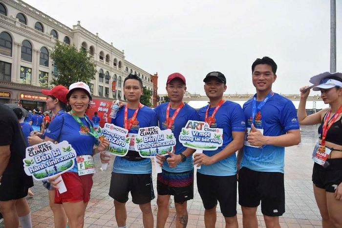 Các VĐV hưởng ứng phong trào bảo vệ môi trường
