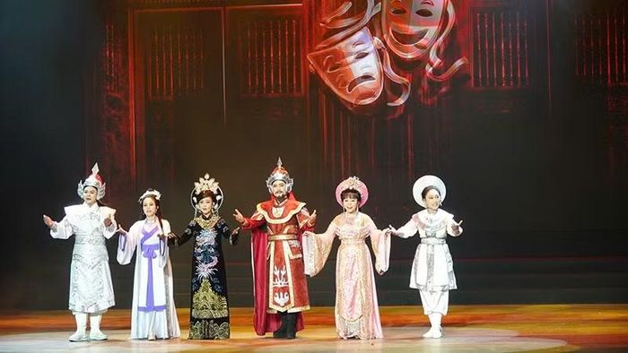 Chương trình nghệ thuật trong lễ khai mạc cuộc thi.