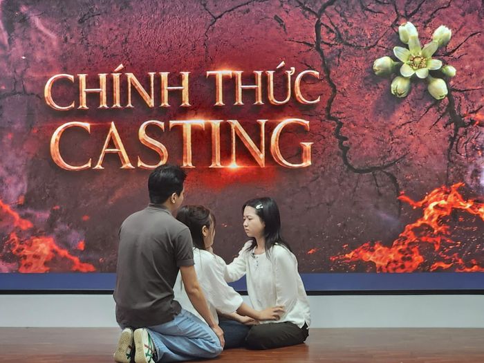 Diễn viên tham gia casting sáng 17-5. Ảnh: V.TUẤN 