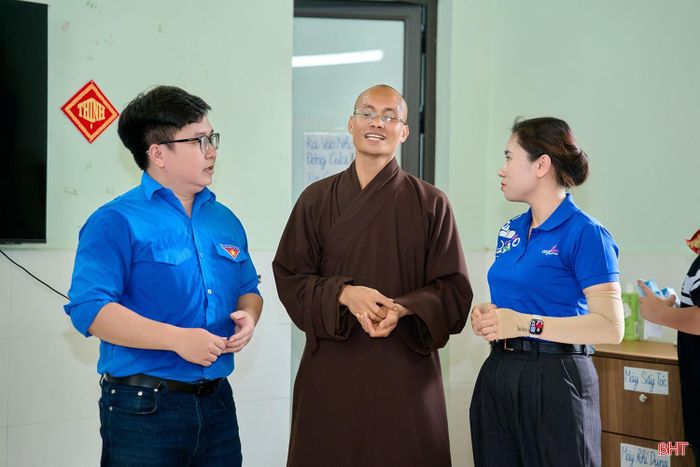 Theo đại diện chùa Vĩnh, sự quan tâm, đồng hành của các cơ quan, đơn vị, nhà hảo tâm trong và ngoài nước là nguồn động lực lớn để nhà chùa tiếp tục chăm lo tốt hơn cho các em nhỏ mồ côi.