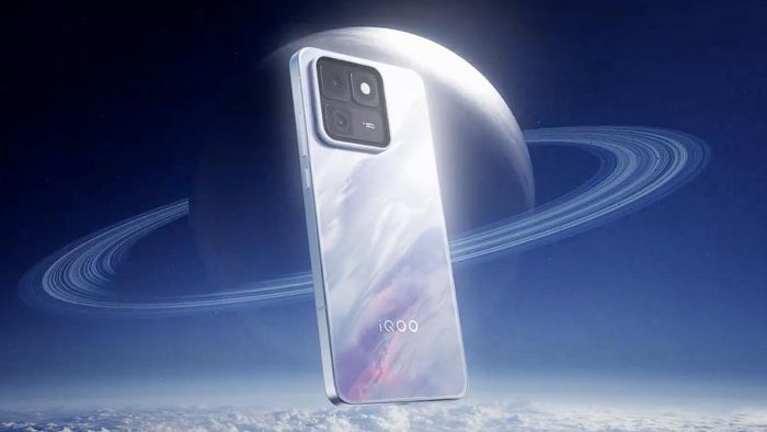 iQOO 15T được trang bị vi xử lý Dimensity 9500 Monster Edition, kềt hợp cùng chip eSport Q3