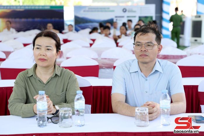 Lãnh đạo xã Chiềng Lao tham dự buổi tổng duyệt.