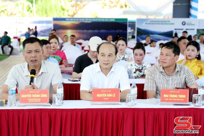 Đồng chí Phó Chủ tịch UBND tỉnh phát biểu tại lễ tổng duyệt.