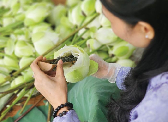 Ướp trà với sen Tịnh