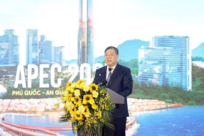Phó Thủ tướng Thường trực Chính phủ Phạm Gia Túc phát biểu chỉ đạo tại hội nghị.