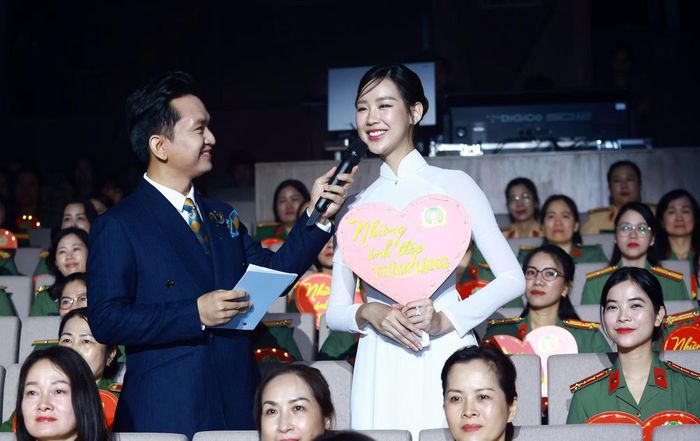  Hoa hậu Liên lục địa Lê Nguyễn Bảo Ngọc giao lưu tại chương trình. 