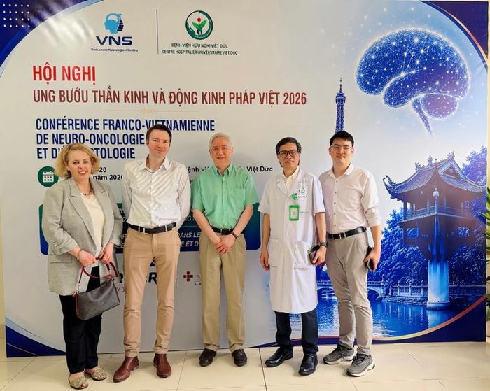 Các chuyên gia đến từ Pháp tham dự diễn đàn - Ảnh: VGP