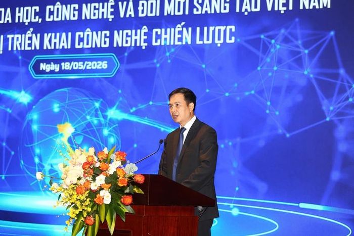GS.TS Bùi Thế Duy, Giám đốc Đại học Quốc gia Hà Nội nêu ý kiến tại Hội nghị - Ảnh: VGP/TG