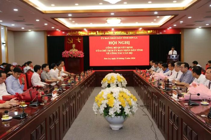 Toàn cảnh hội nghị.