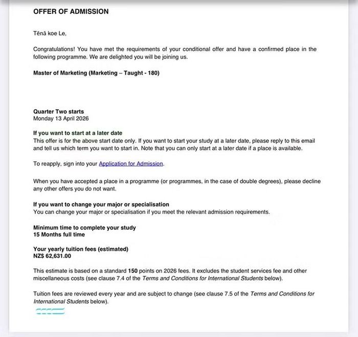 Thư mời nhập học chương trình thạc sĩ tại University of Auckland được gửi đến Mai Lê.
