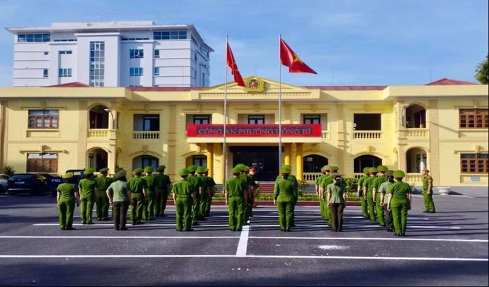 Công an phường Uông Bí tổ chức các hoạt động sinh hoạt chính trị.