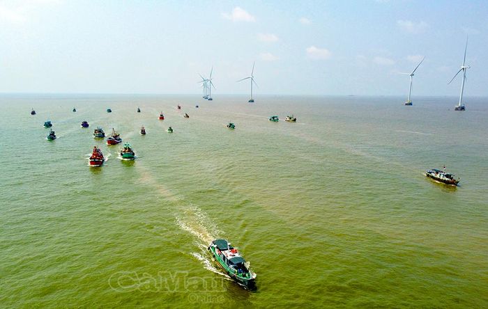 Nguồn lợi thủy sản suy giảm khiến hoạt động khai thác biển của ngư dân ngày càng khó khăn.