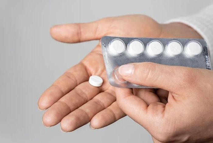 Lạm dụng thuốc giảm đau là một trong những yếu tố gây áp lực lên thận.