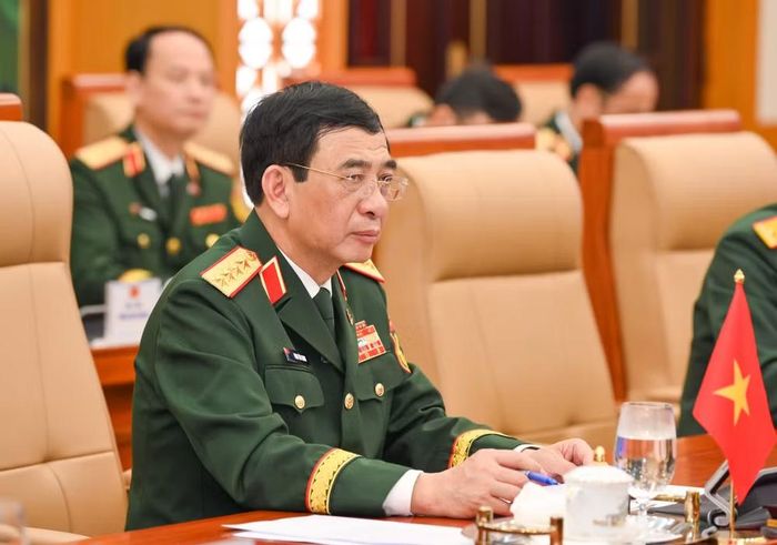 Đại tướng Phan Văn Giang, Ủy viên Bộ Chính trị, Phó Bí thư Quân ủy Trung ương, Phó Thủ tướng Chính phủ, Bộ trưởng Quốc phòng tại hội đàm.