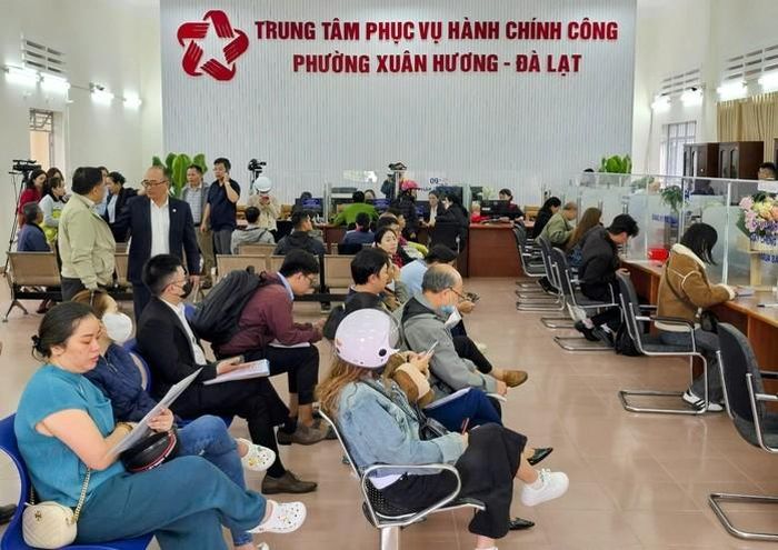 Từ ngày 1-11-2025, thời gian làm việc của nhiều cơ quan, đơn vị ở tỉnh Lâm Đồng bắt đầu từ 7 giờ 30 phút
