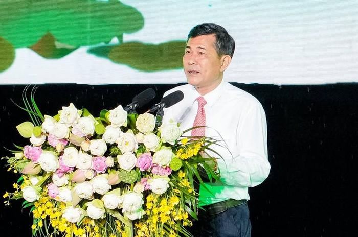 Ông Thái Văn Thành, Phó Chủ tịch UBND tỉnh Nghệ An, phát biểu tại lễ khai mạc. Ảnh: B. Phạm